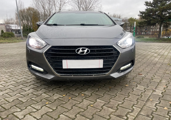 Hyundai i40 cena 57900 przebieg: 105000, rok produkcji 2017 z Koło małe 704